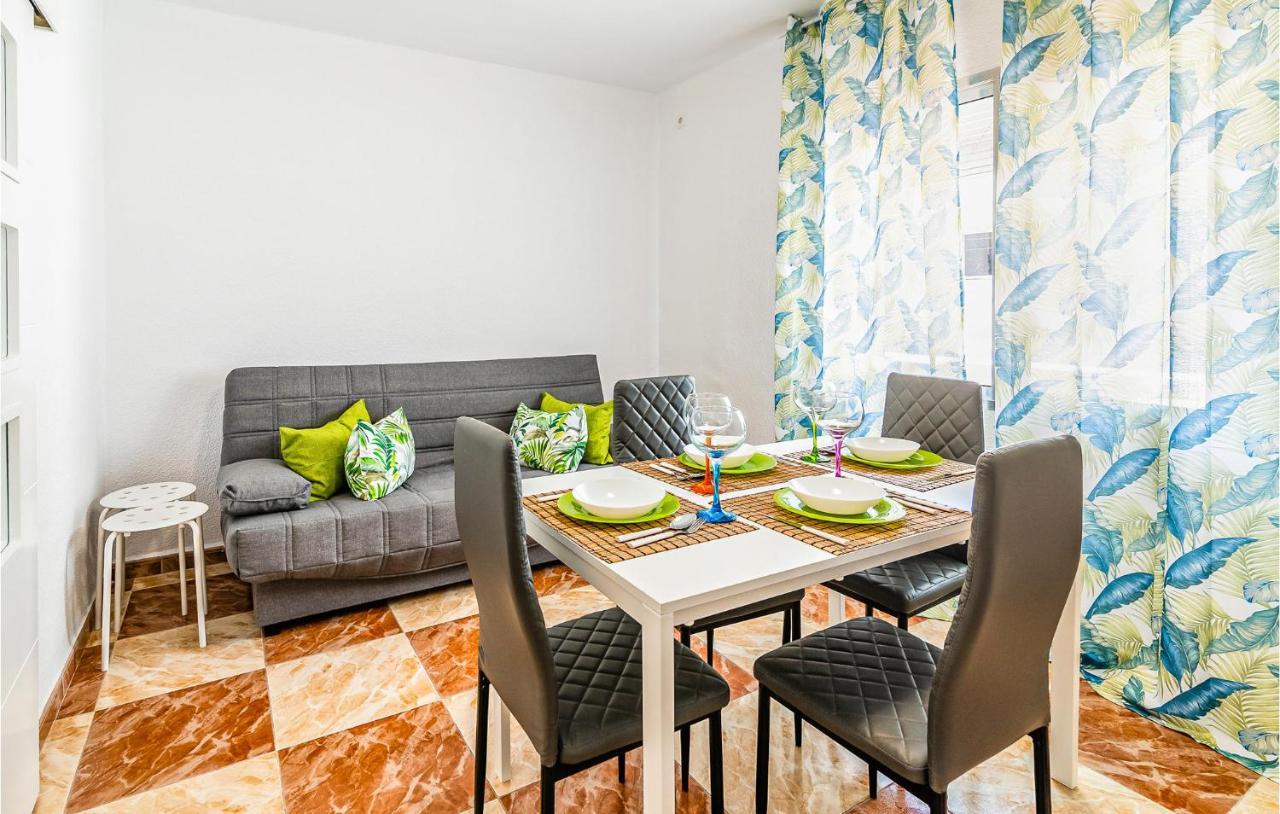 Beautiful Apartment In Cordoba With Kitchenette Extérieur photo