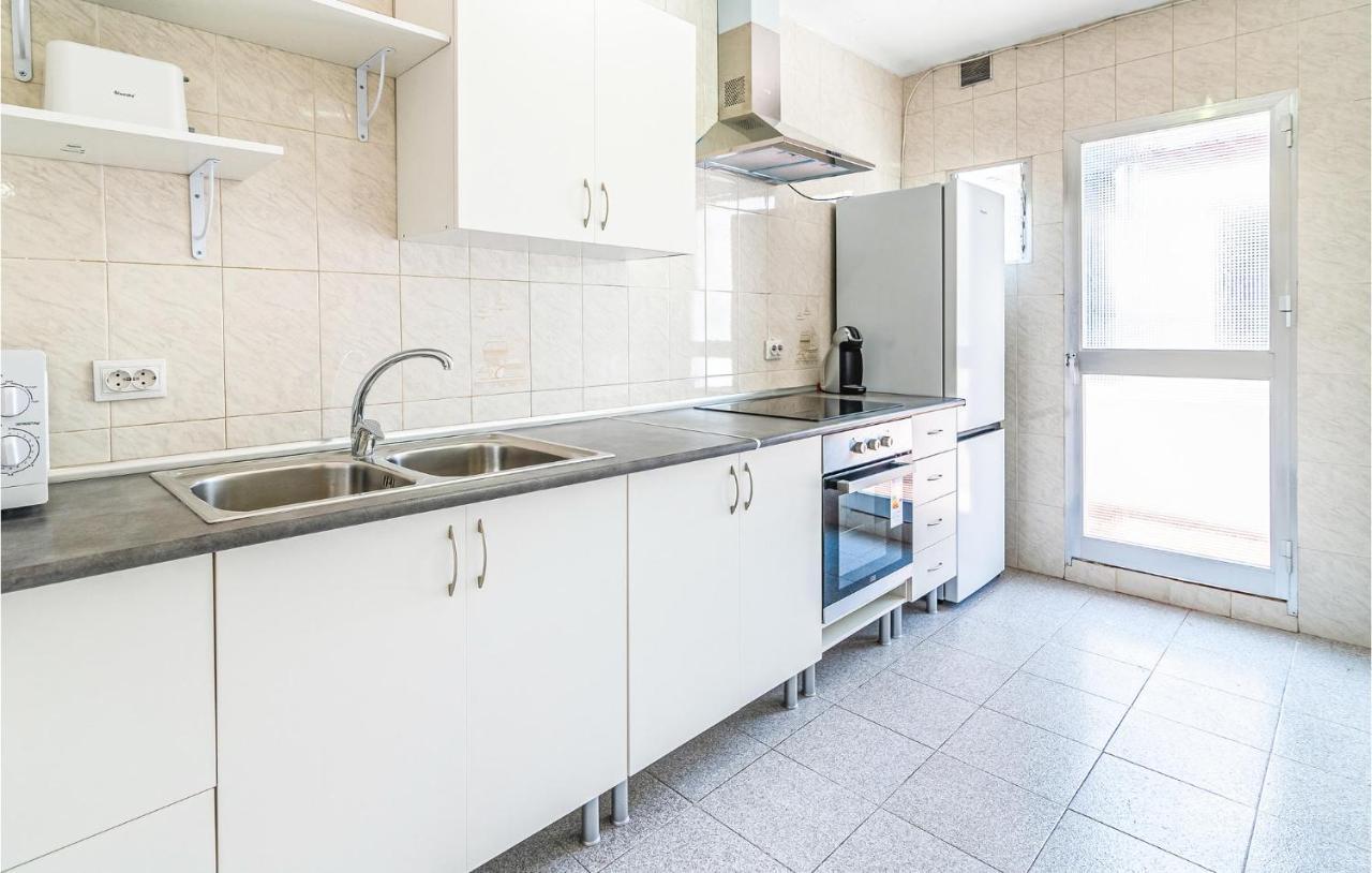 Beautiful Apartment In Cordoba With Kitchenette Extérieur photo