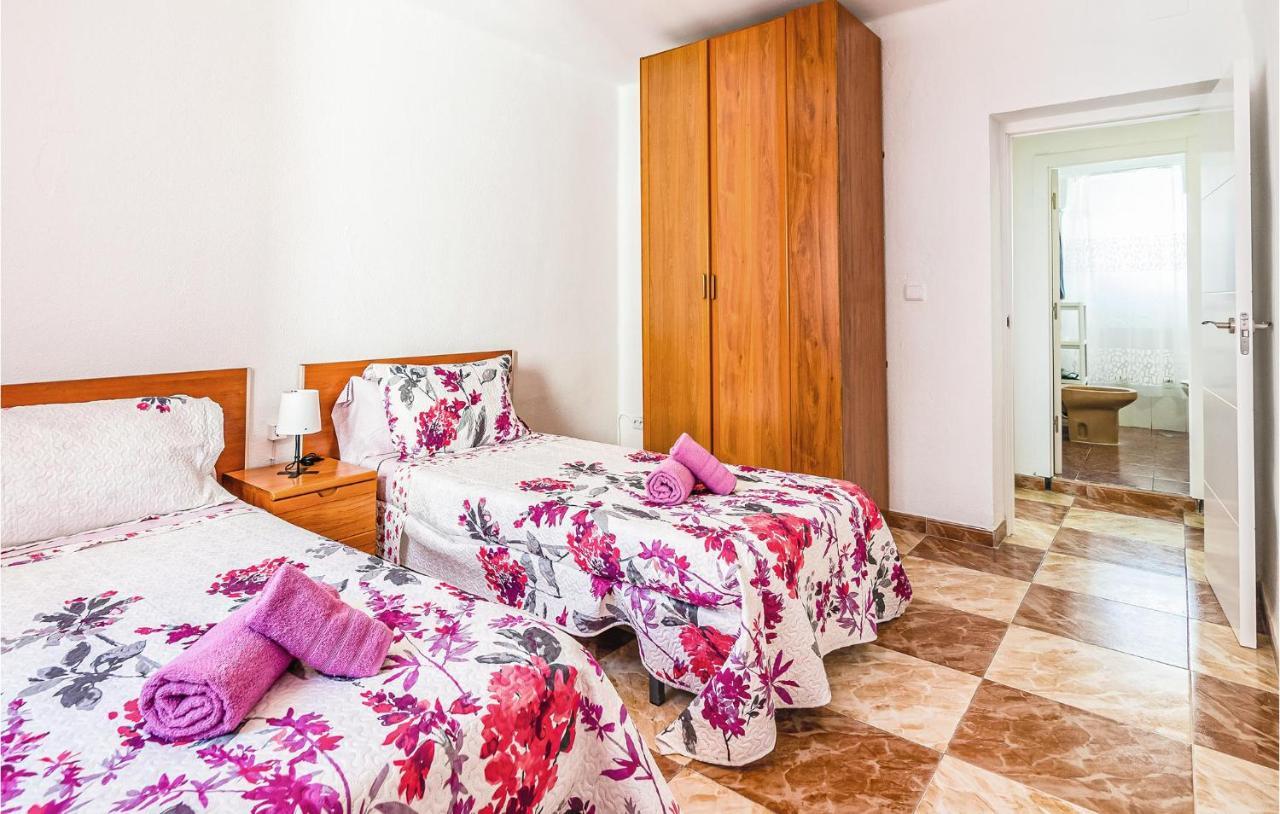 Beautiful Apartment In Cordoba With Kitchenette Extérieur photo