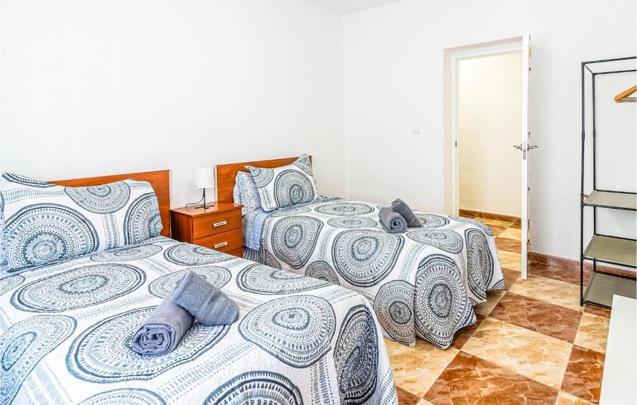 Beautiful Apartment In Cordoba With Kitchenette Extérieur photo